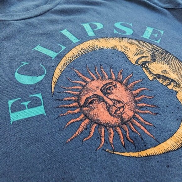 URBAN OUTFITTERS Navy Spacecore Eclipse 100% Cotton Cropped Baby Tee Size L - Picture 2 of 3